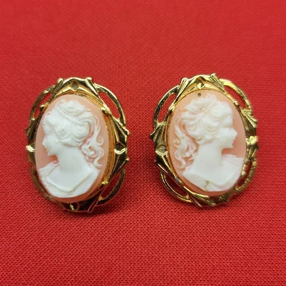Vintage Gold Tone Cameo Earrings - Picture 8 of 12